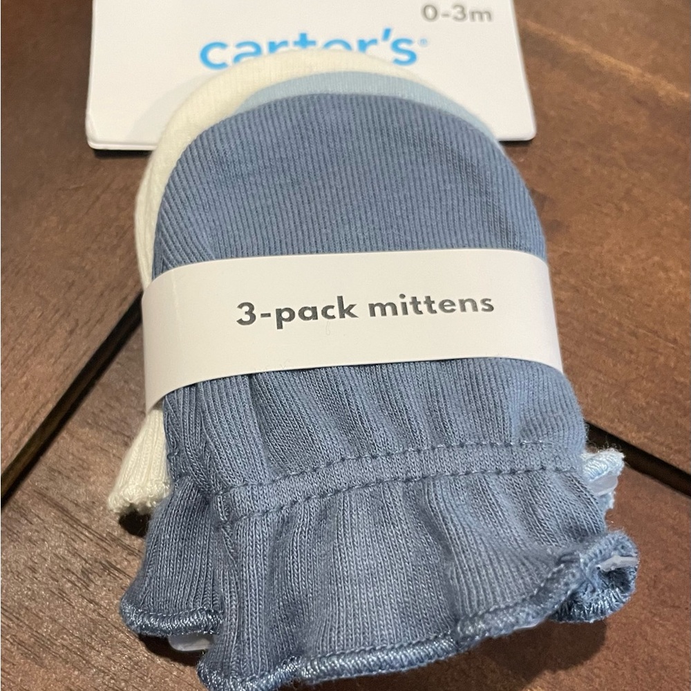 Carter's Newborn bundle - Picture 7 of 7
